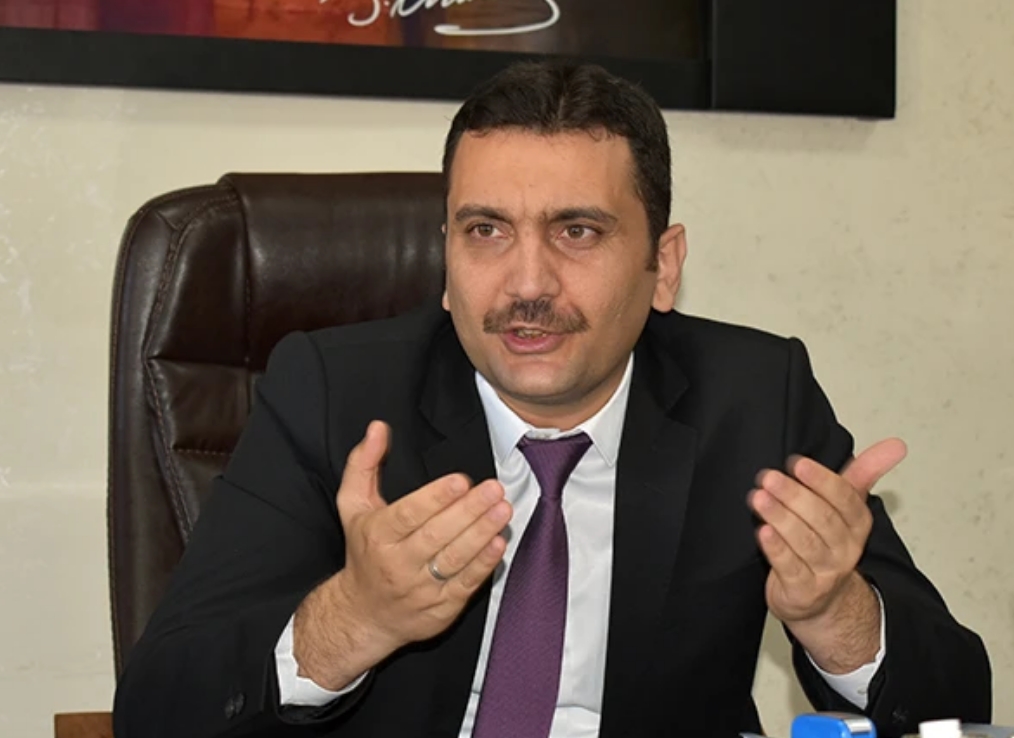 Çiçek görevinden ayrıldı