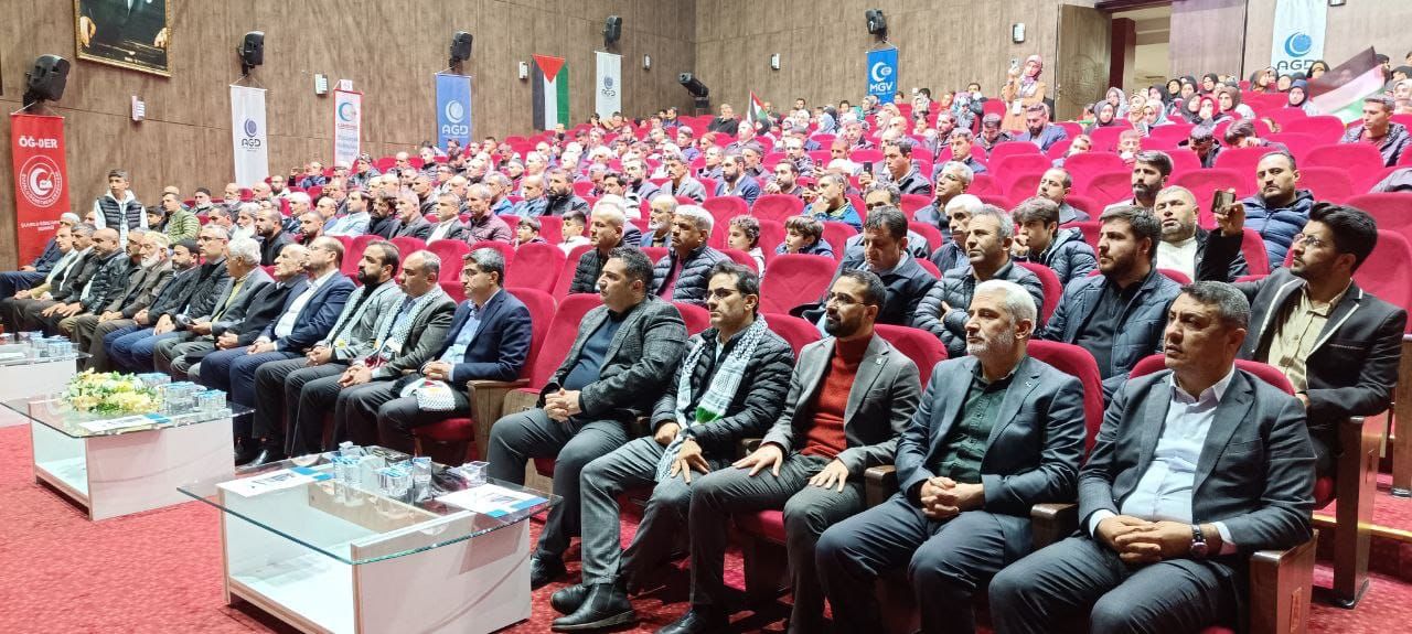 Ekmen, ‘Kudüs Gecesi’ programına katıldı