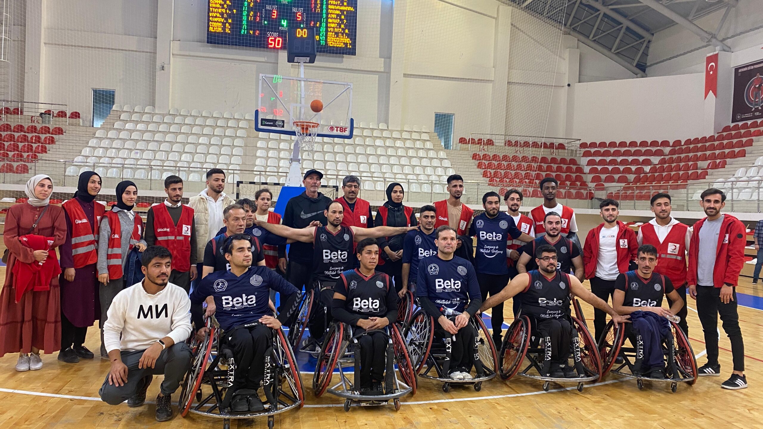 Kızılay, basketbolcuları yalnız bırakmadı