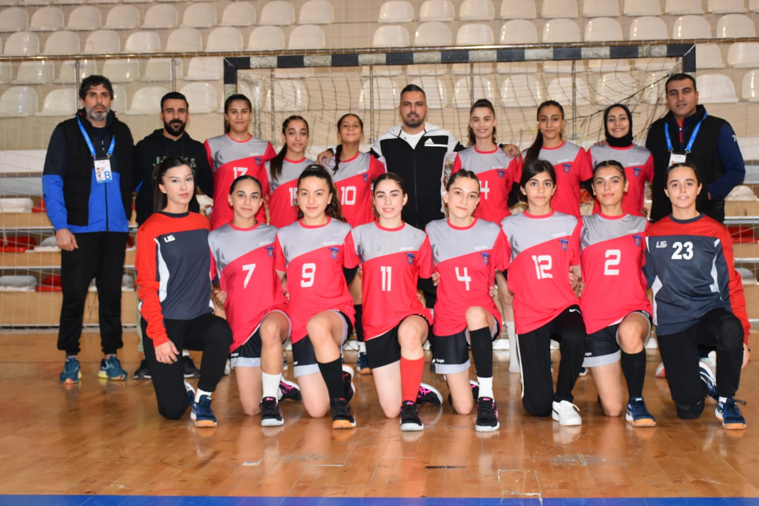 Lige galibiyetle başladılar