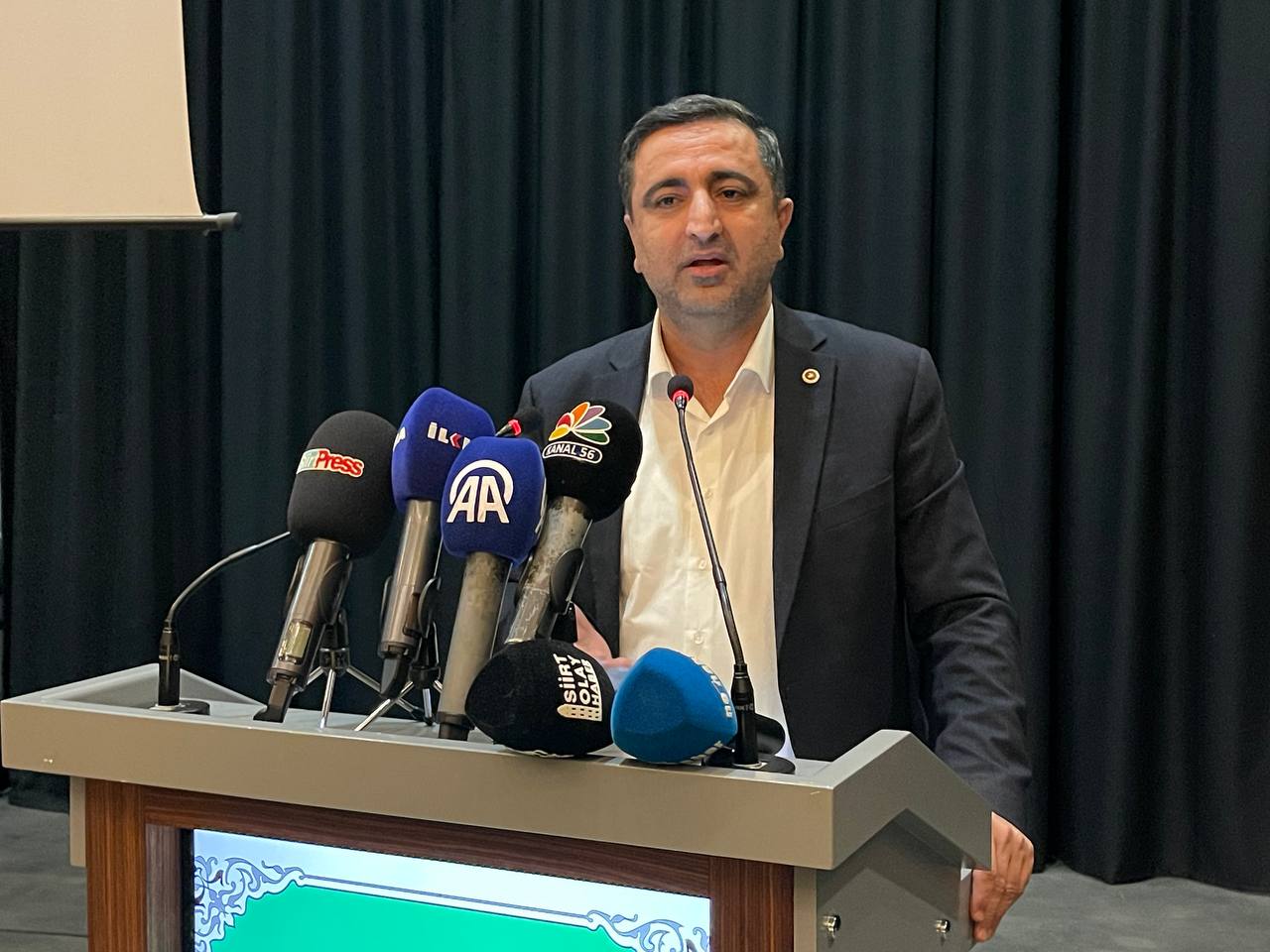 “Milletin layık olduğu bir anayasa yapalım”