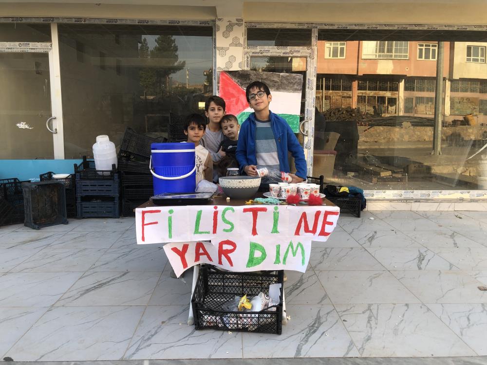 Miniklerden Filistinli çocuklara destek