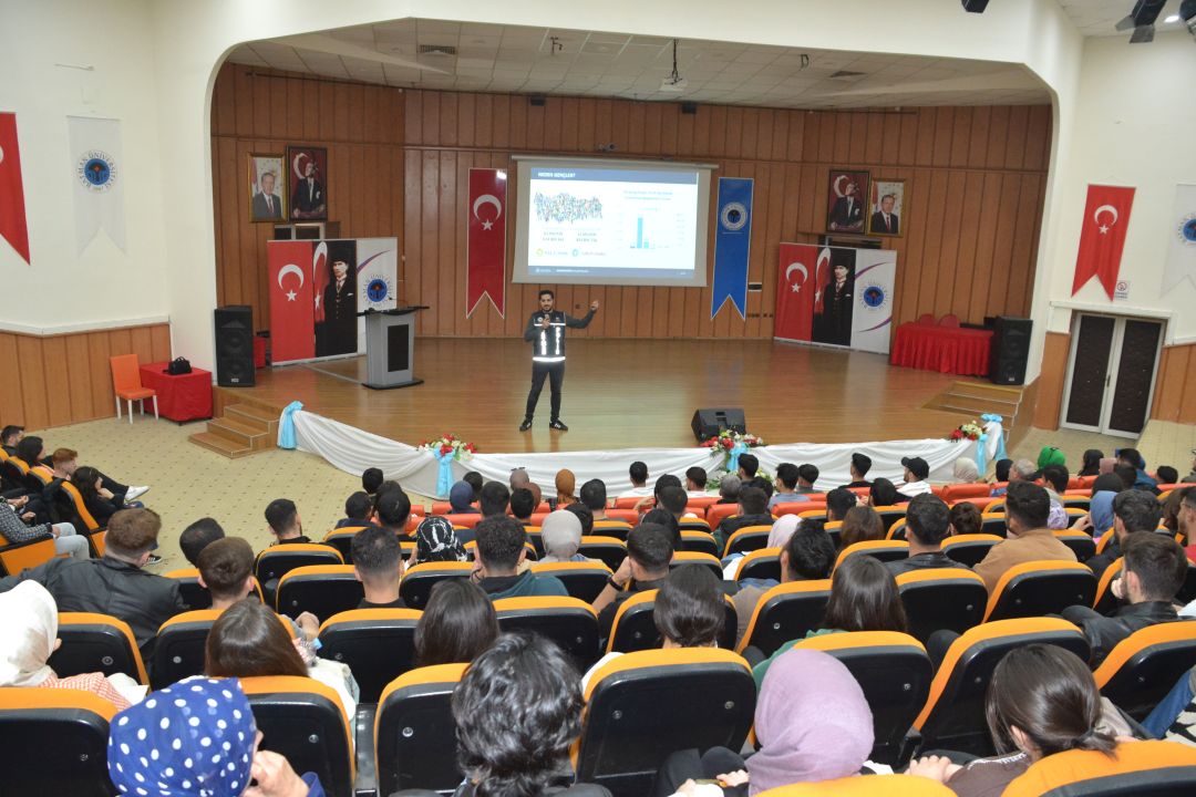 Öğrencilere ‘Narko Gençlik’ eğitimi