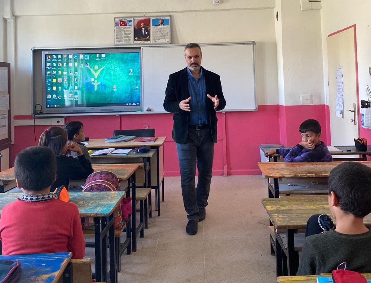 Özmen’den ‘Arkadaş Seçimi’ konferansı