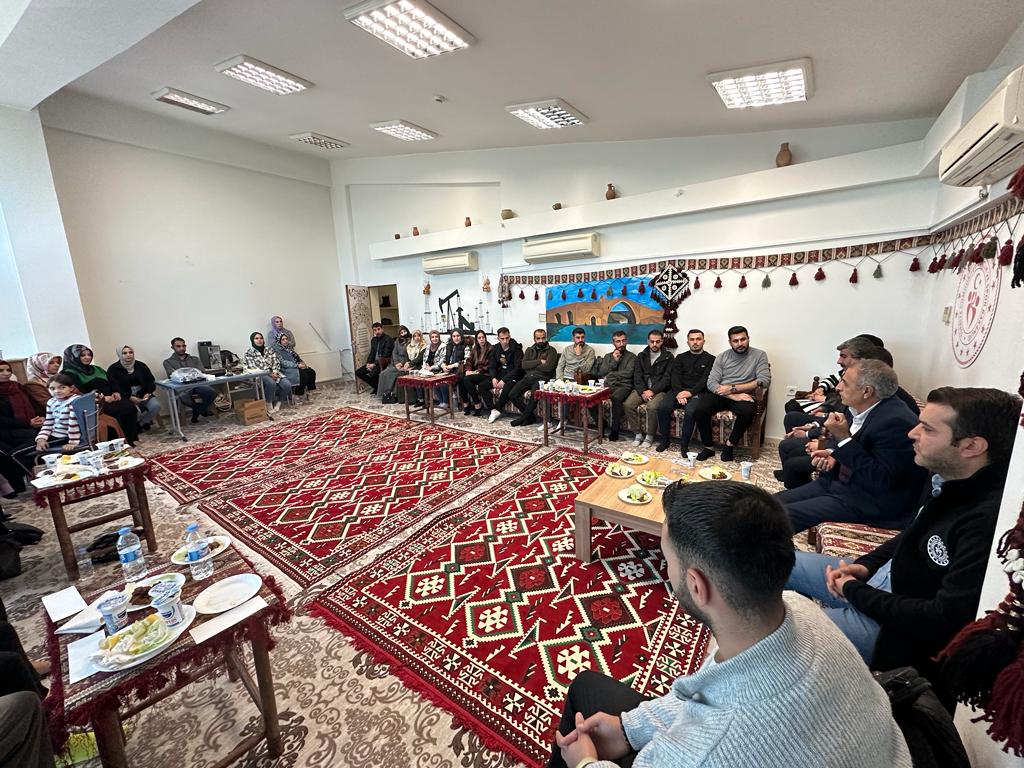 Özperk, eğitmenlerle bir araya geldi