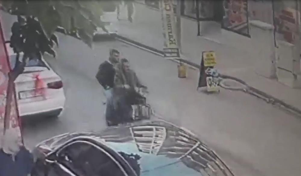 Park halindeki aracı çizdiler