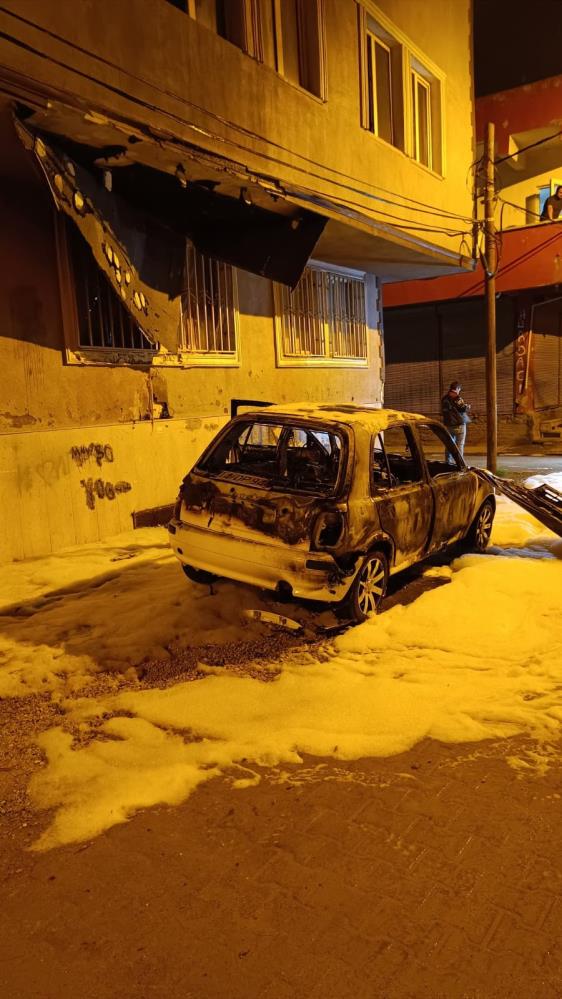 Seyir halindeki otomobil yandı