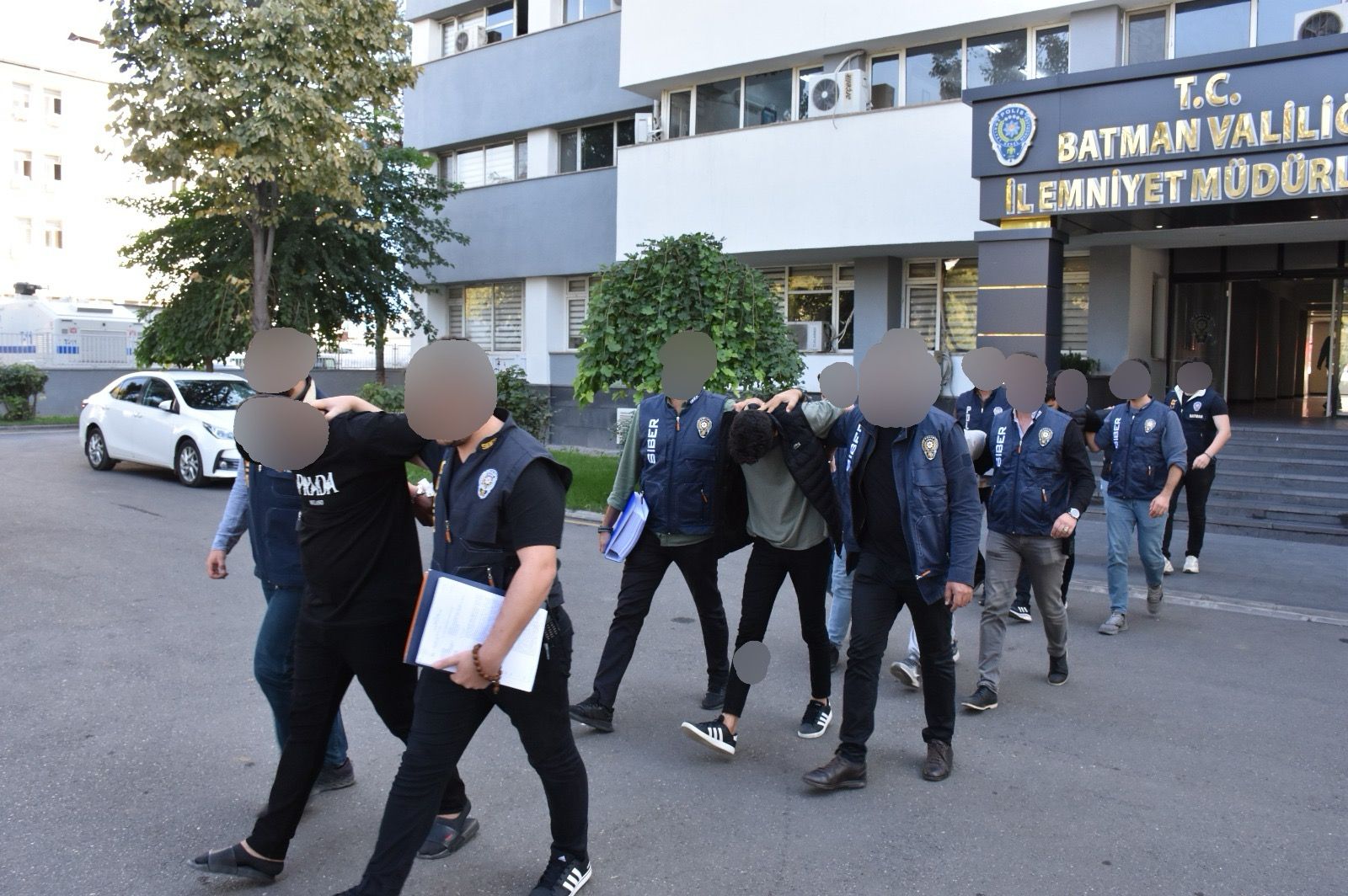 Siber suç işleyen 4 kişi tutuklandı