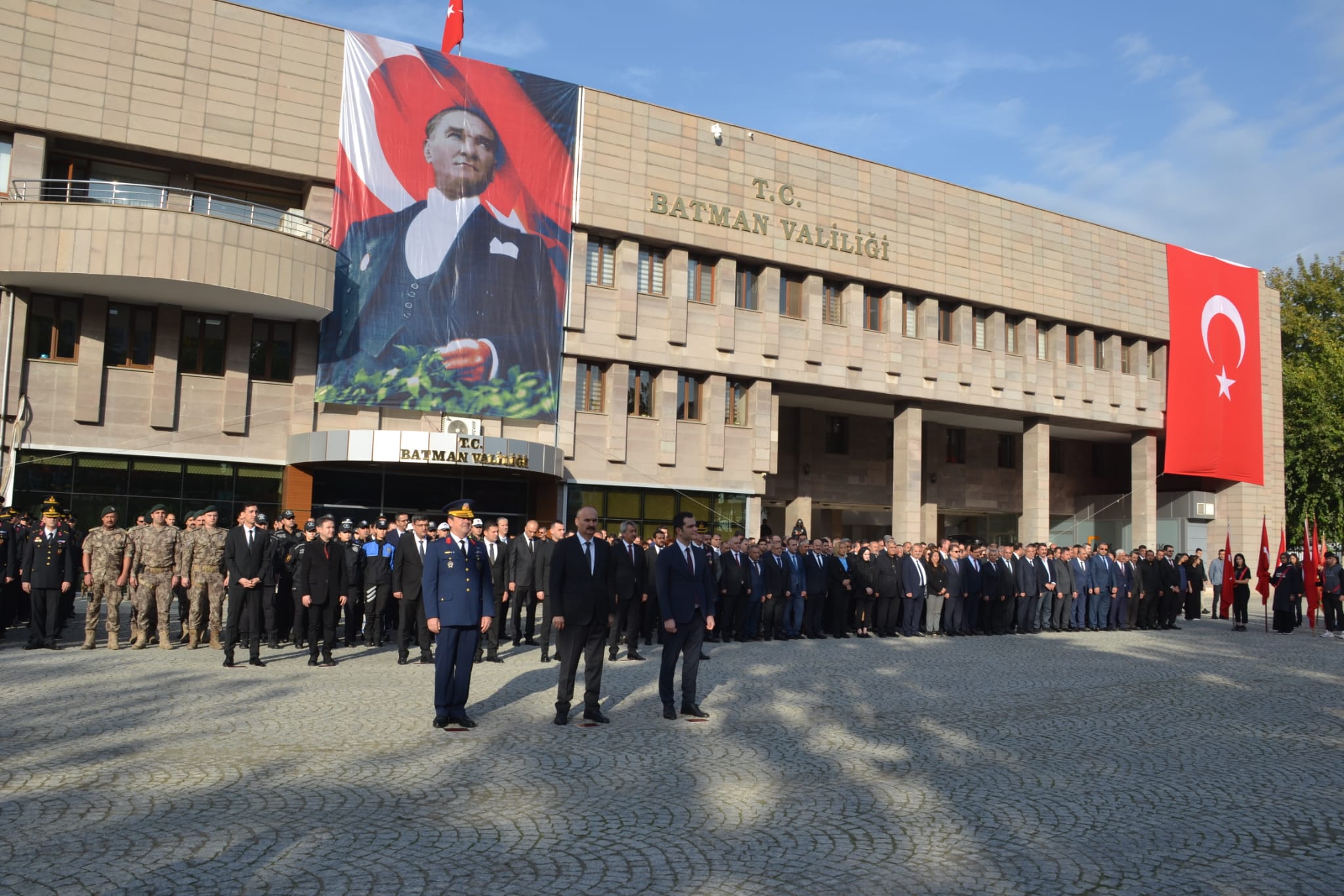 Atatürk, törenlerle anıldı