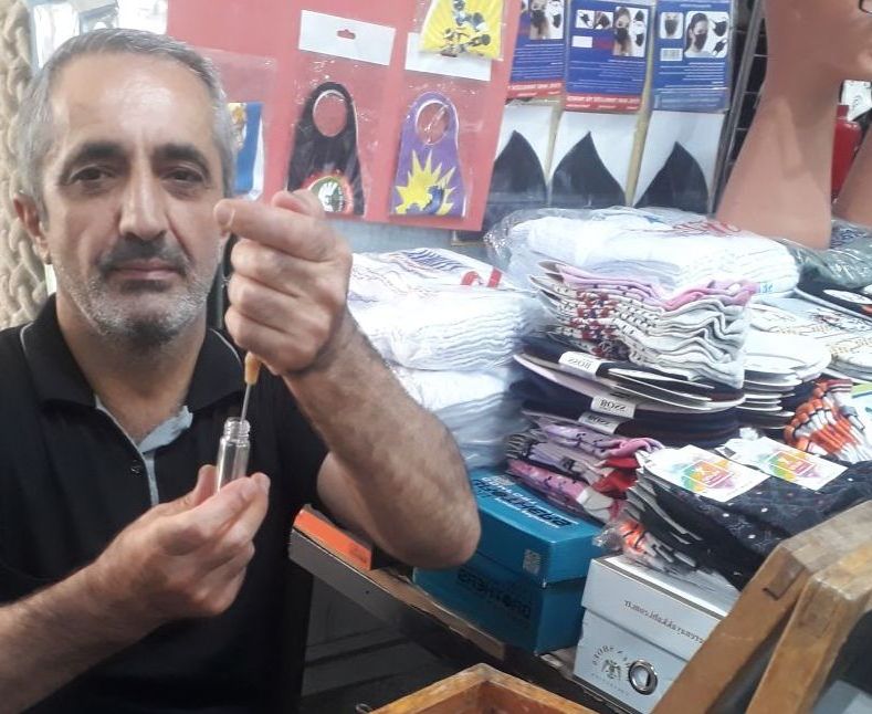 Yıllardır esans satıyor 