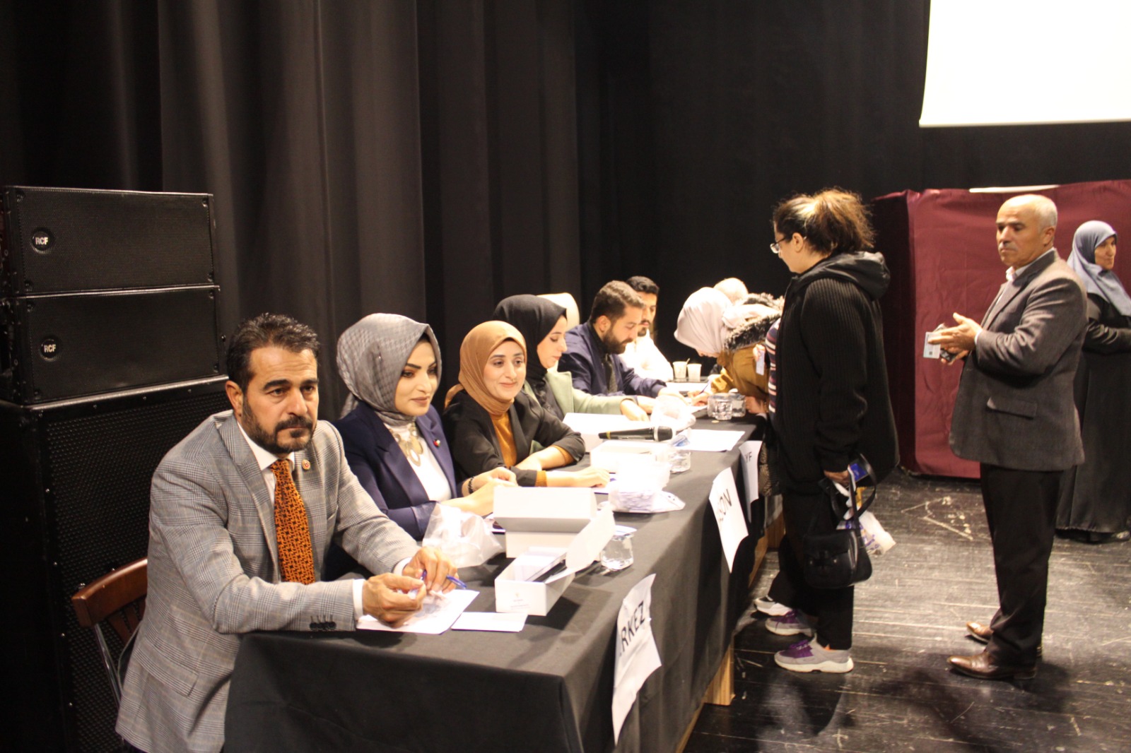 AK Parti’de temayül yoklaması