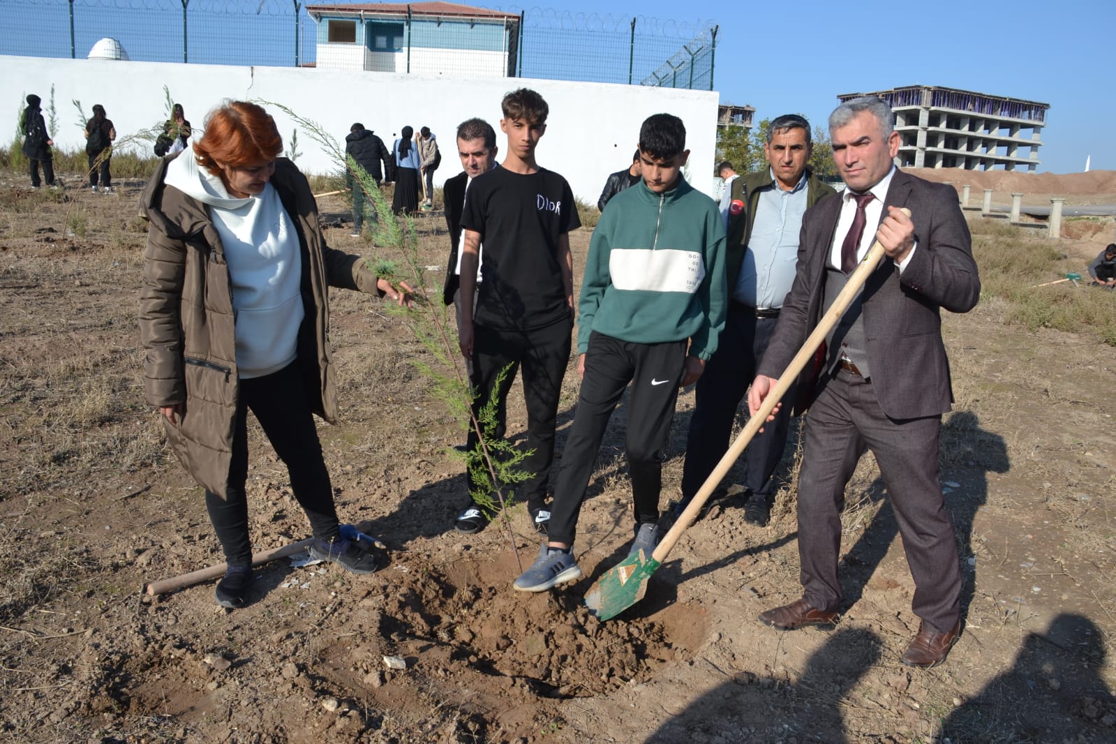 24 KASIM’DA FİDANLAR TOPRAKLA BULUŞTU