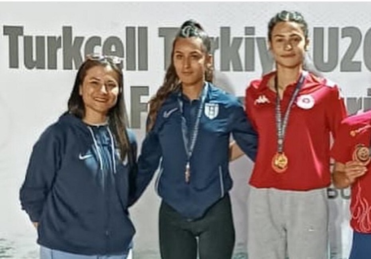 5 Madalya ile döndüler