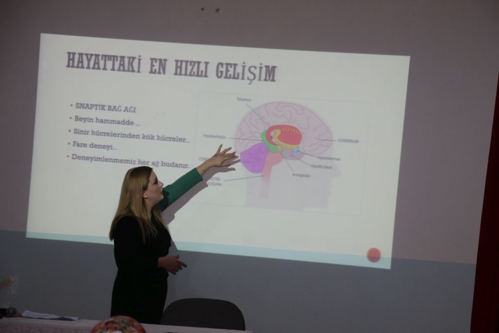 Aile eğitimleri devam ediyor