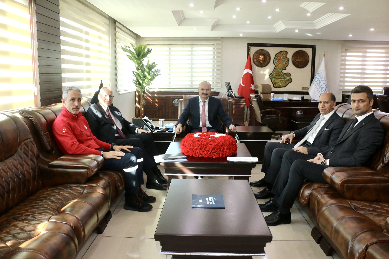 Babasının eserini görmek için Batman’a geldi