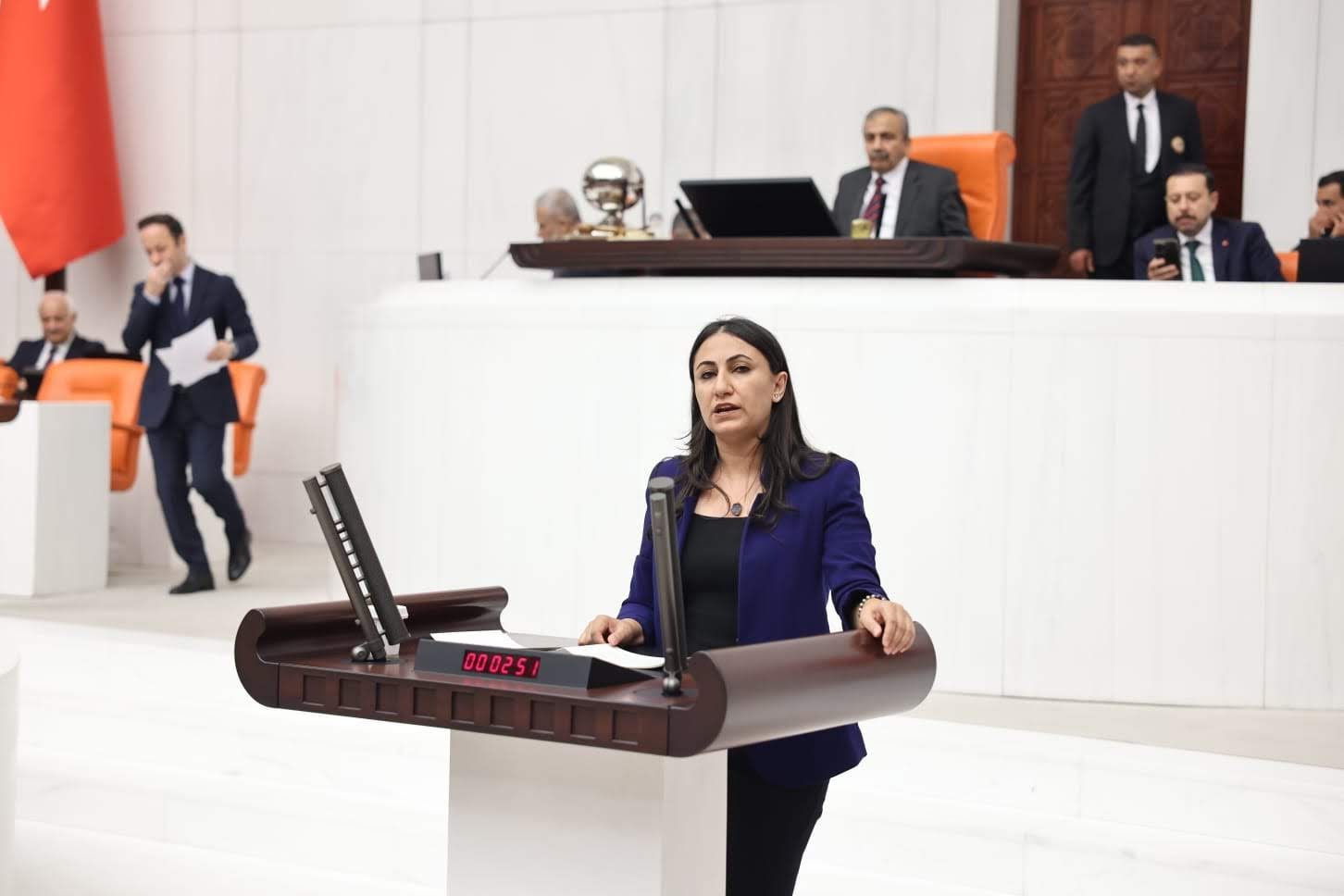 “Halk sağlığı umurunuzda değil”