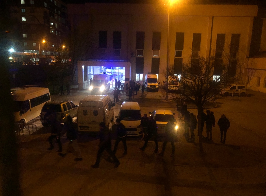 Genç kadın evinde ölü bulundu