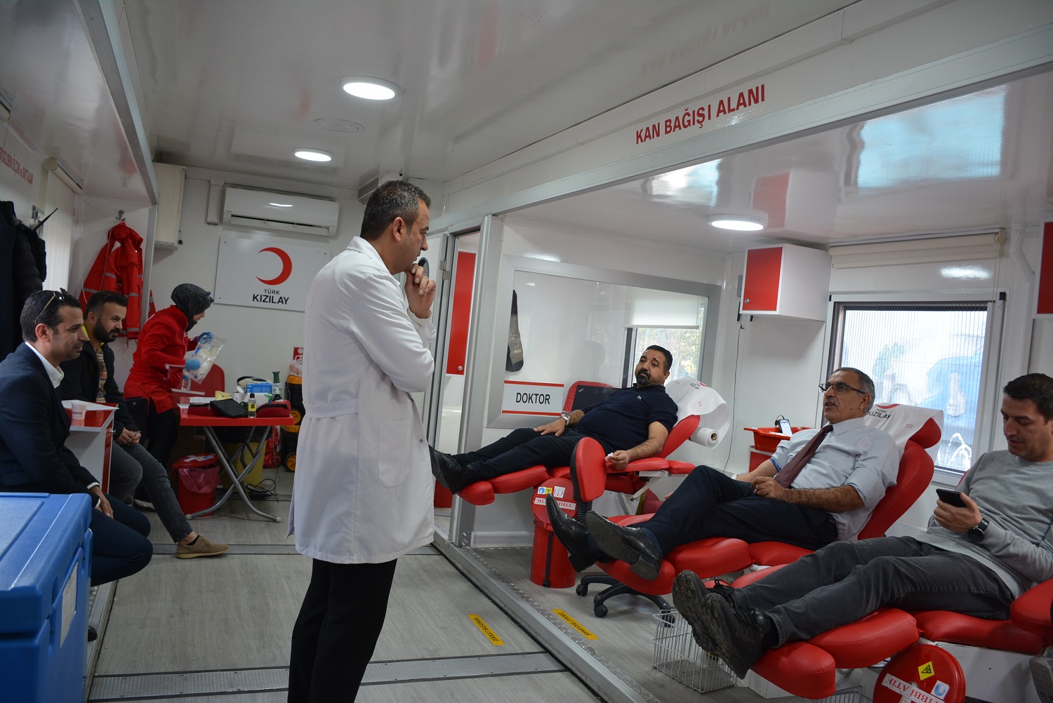 Kan bağışında bulundular