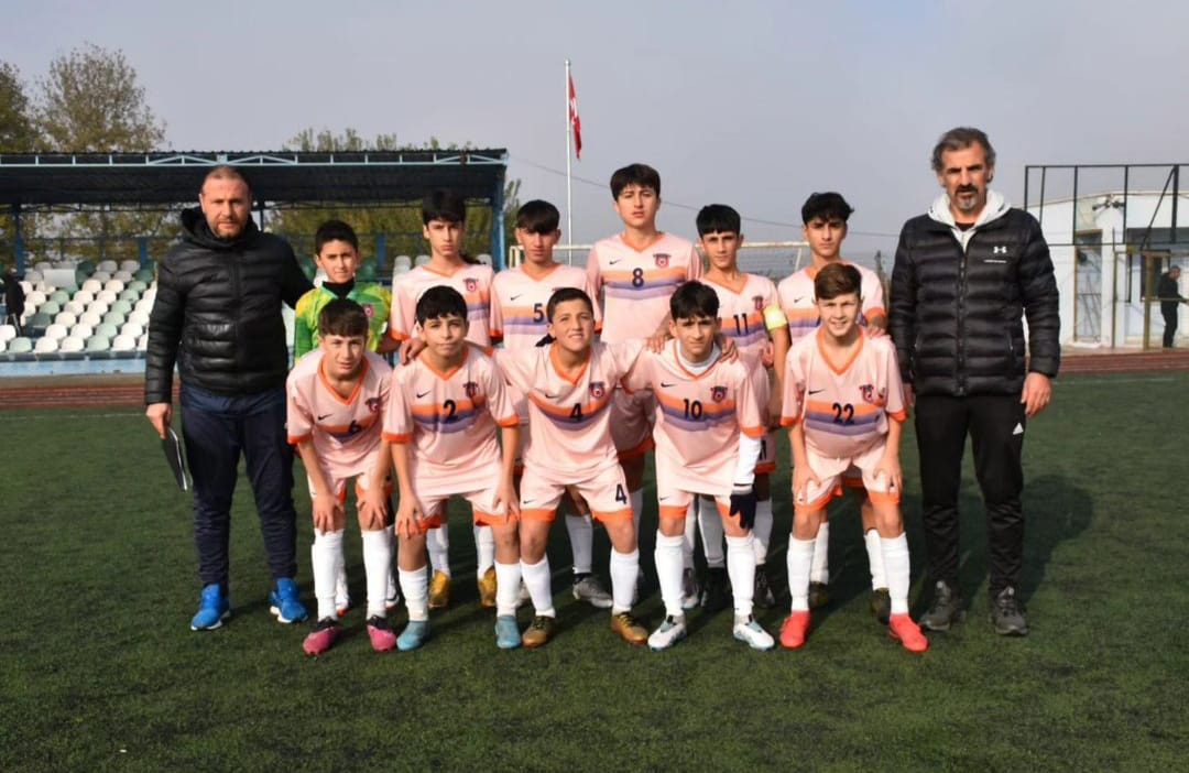 Namağlup yollarına devam ediyorlar