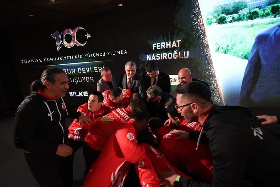 Nasıroğlu’na özel ödül