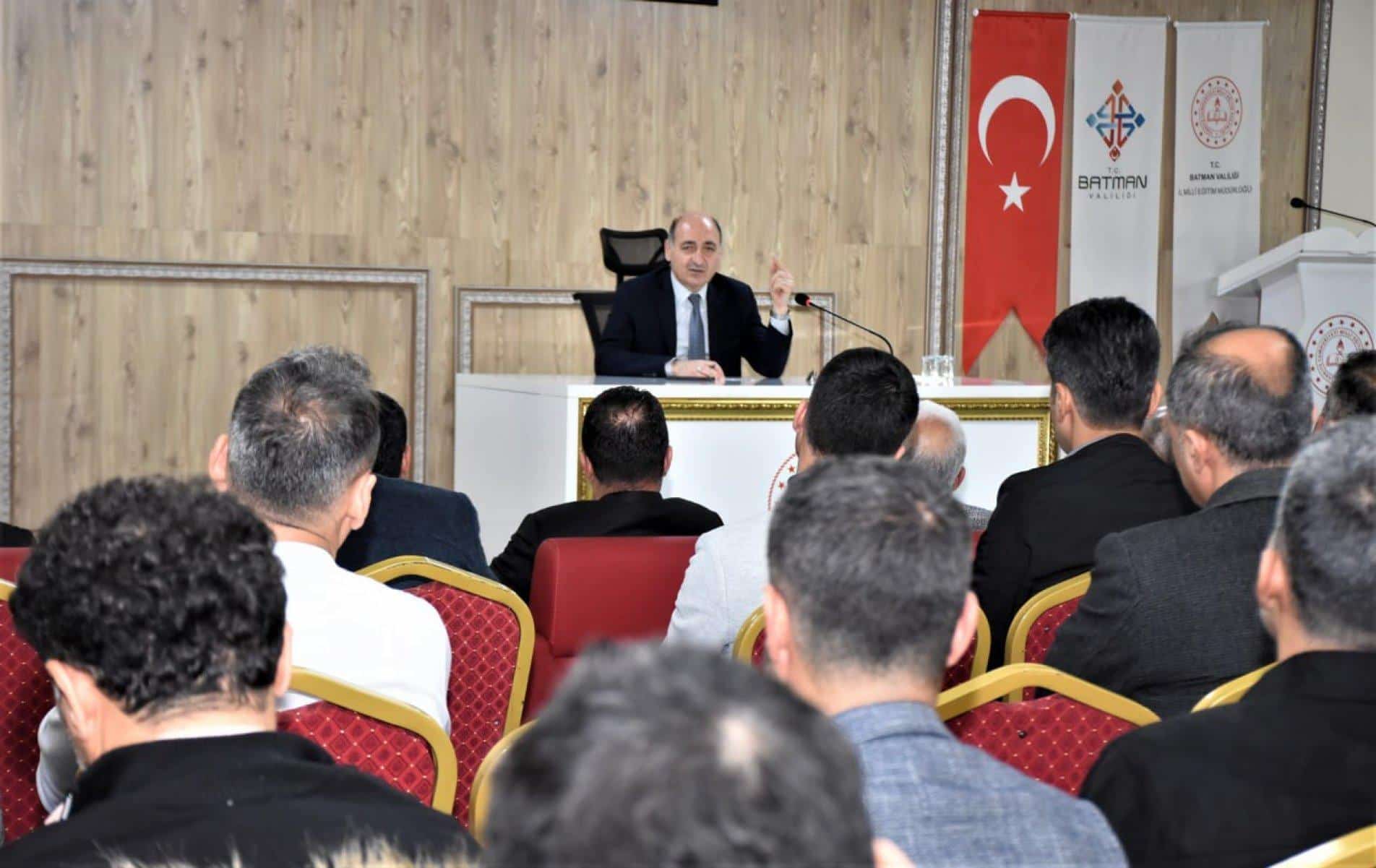 Okul müdürleriyle değerlendirme toplantısı