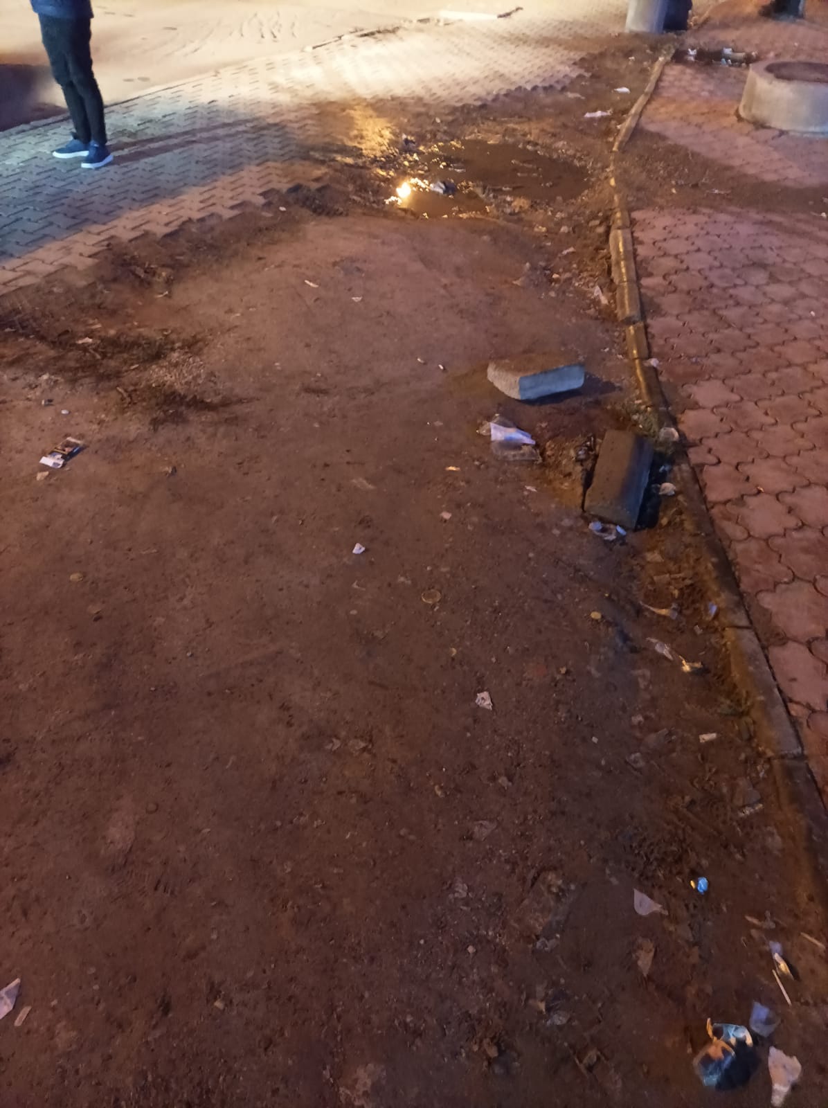 “Otobüs durak etrafları bakımsız”