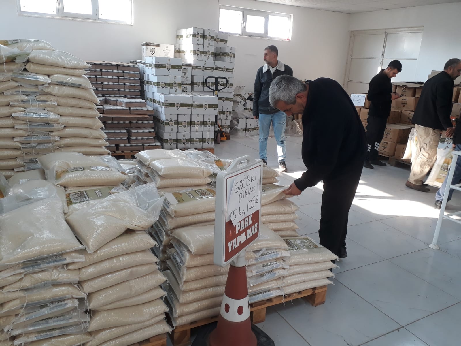 Ucuz pirince yoğun ilgi