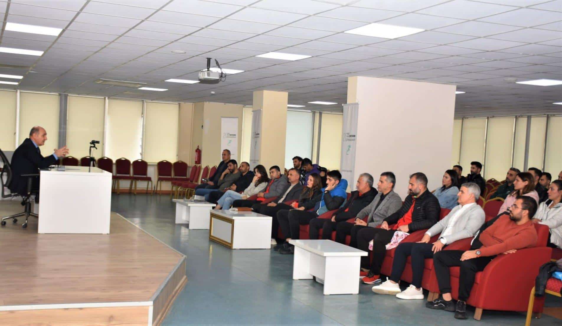 “Beden eğitim öğretmenleri rol modeldir”