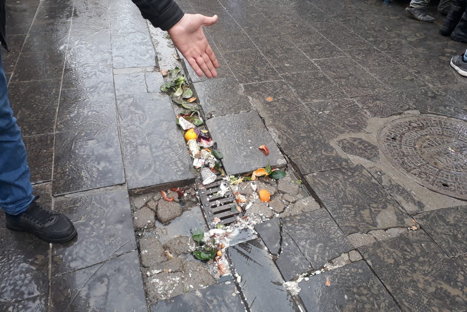 “Bozuk parkelerimiz onarılsın”