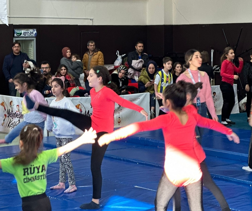 Cimnastik seçmelerine büyük ilgi