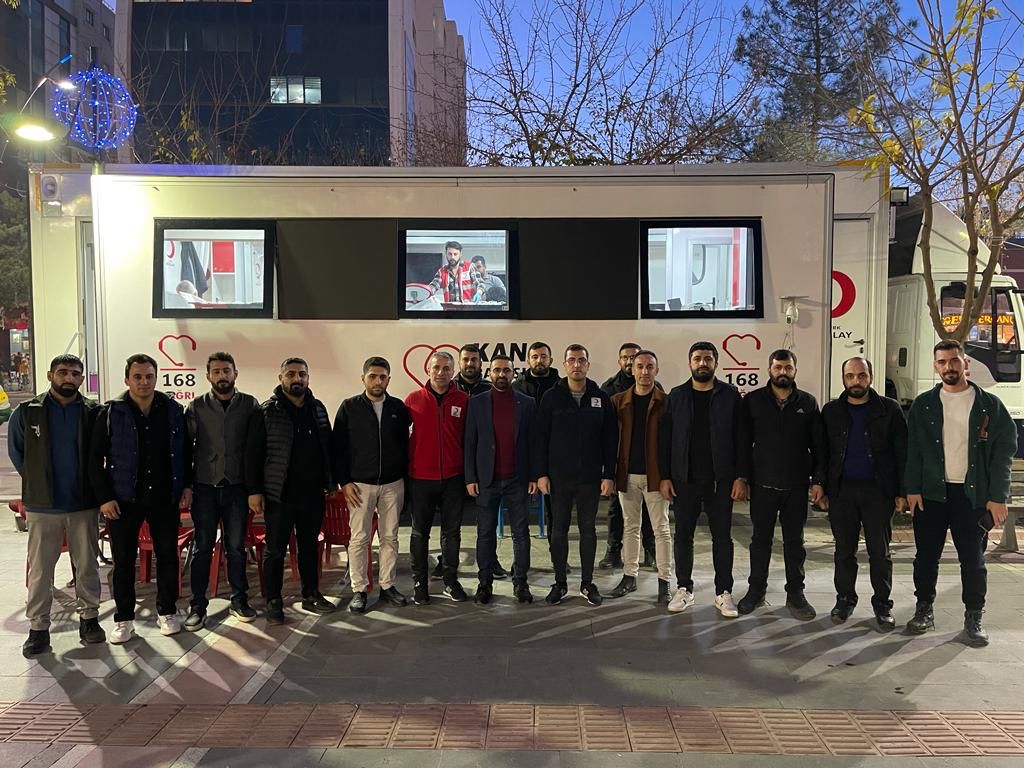 HÜDA PAR’dan kan bağışı