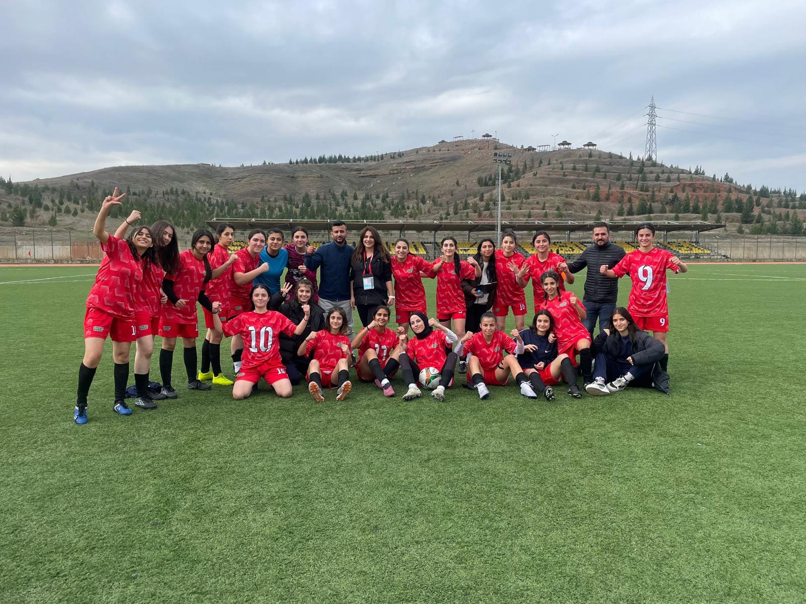 Kadınlar lige iyi başladı: 3-0