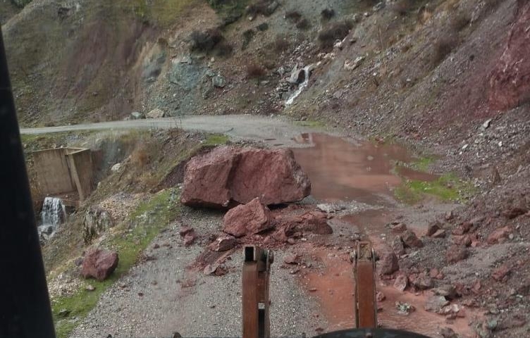 Köy yolları ulaşıma açıldı