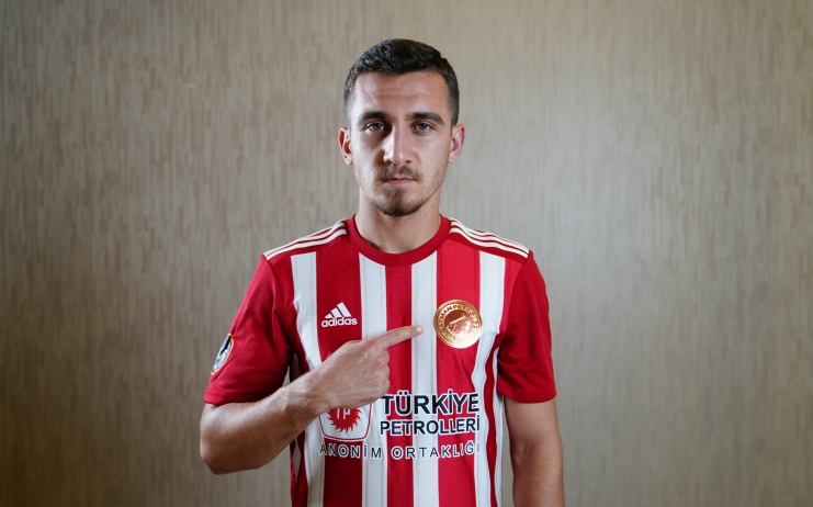 Petrolspor’a imzayı attı