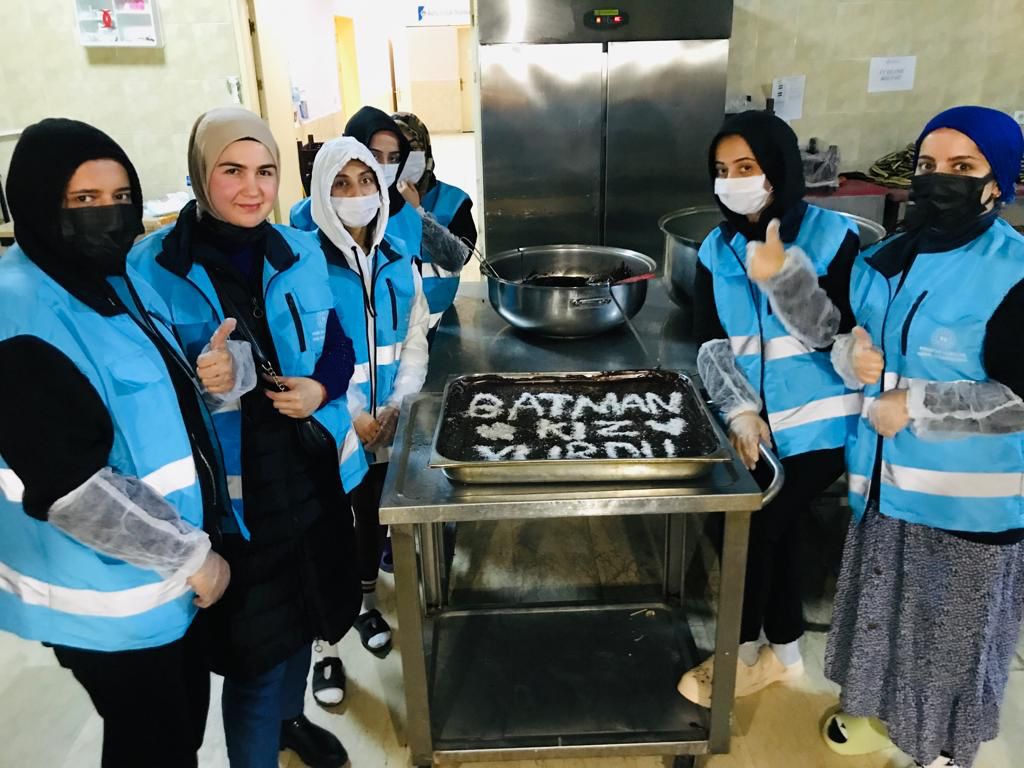 Nine tarifleriyle pasta yaptılar