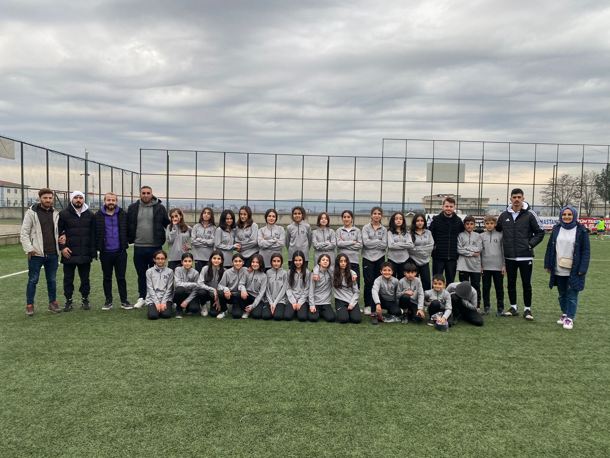 Öğrencilere malzeme yardımı