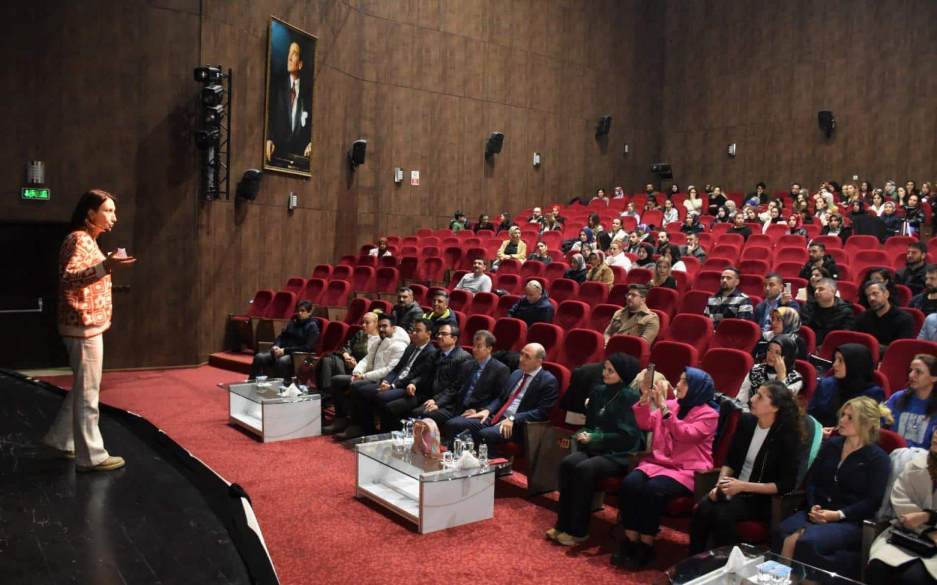 Okul öncesi öğretmenlerine konferans