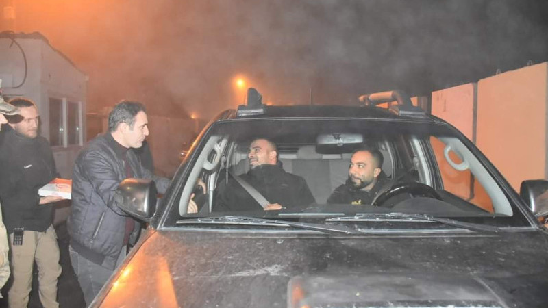 Personelleri yalnız bırakmadı