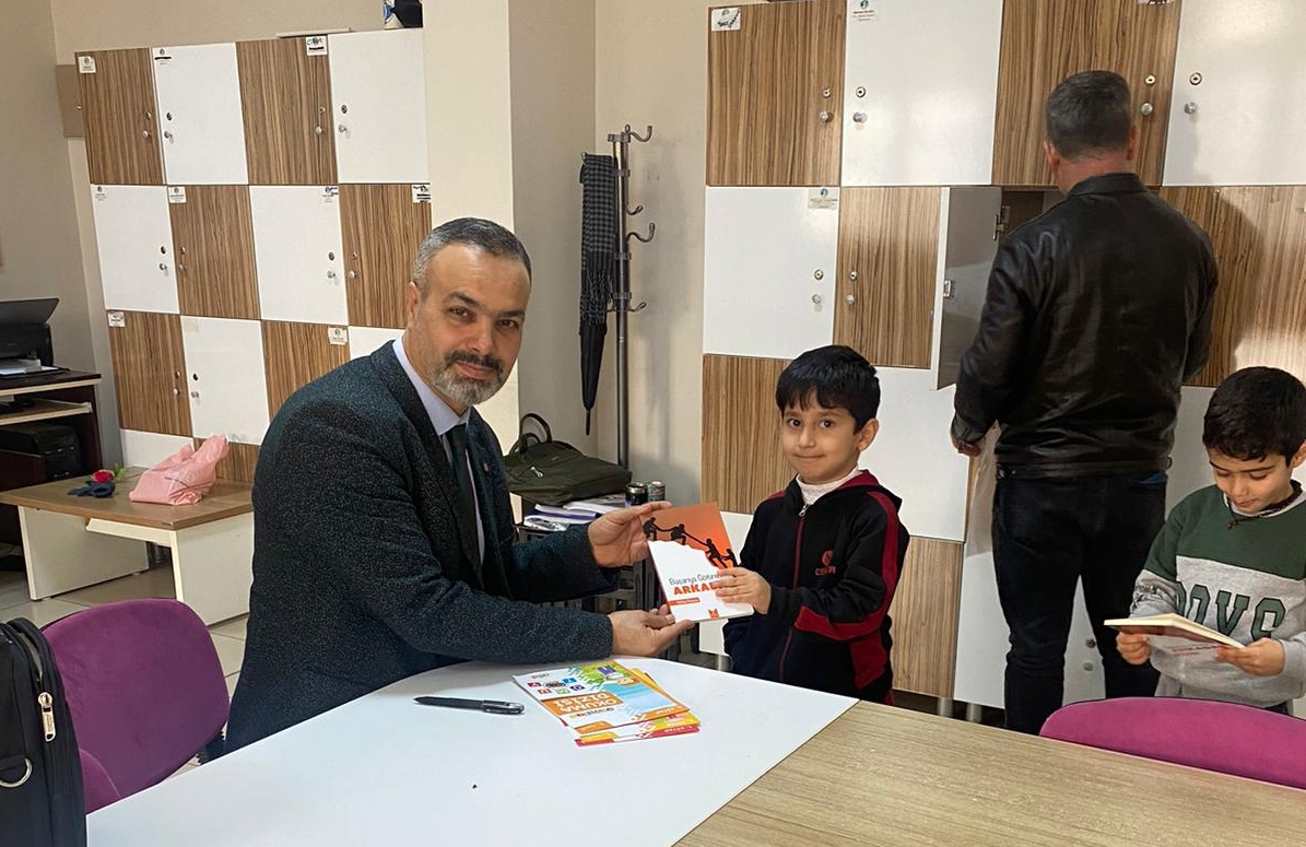 Yazar Özmen’den altın hikayeler