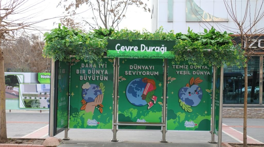 3 Noktada duraklar giydirildi