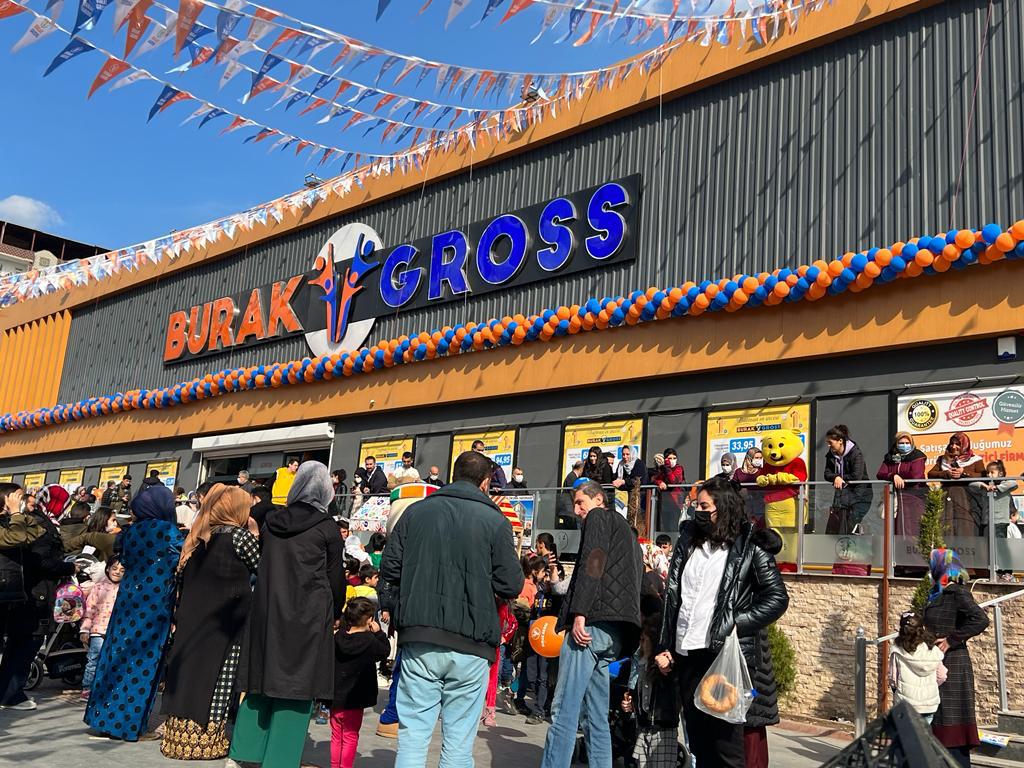 3’ncü yılını indirimlerle kutluyor