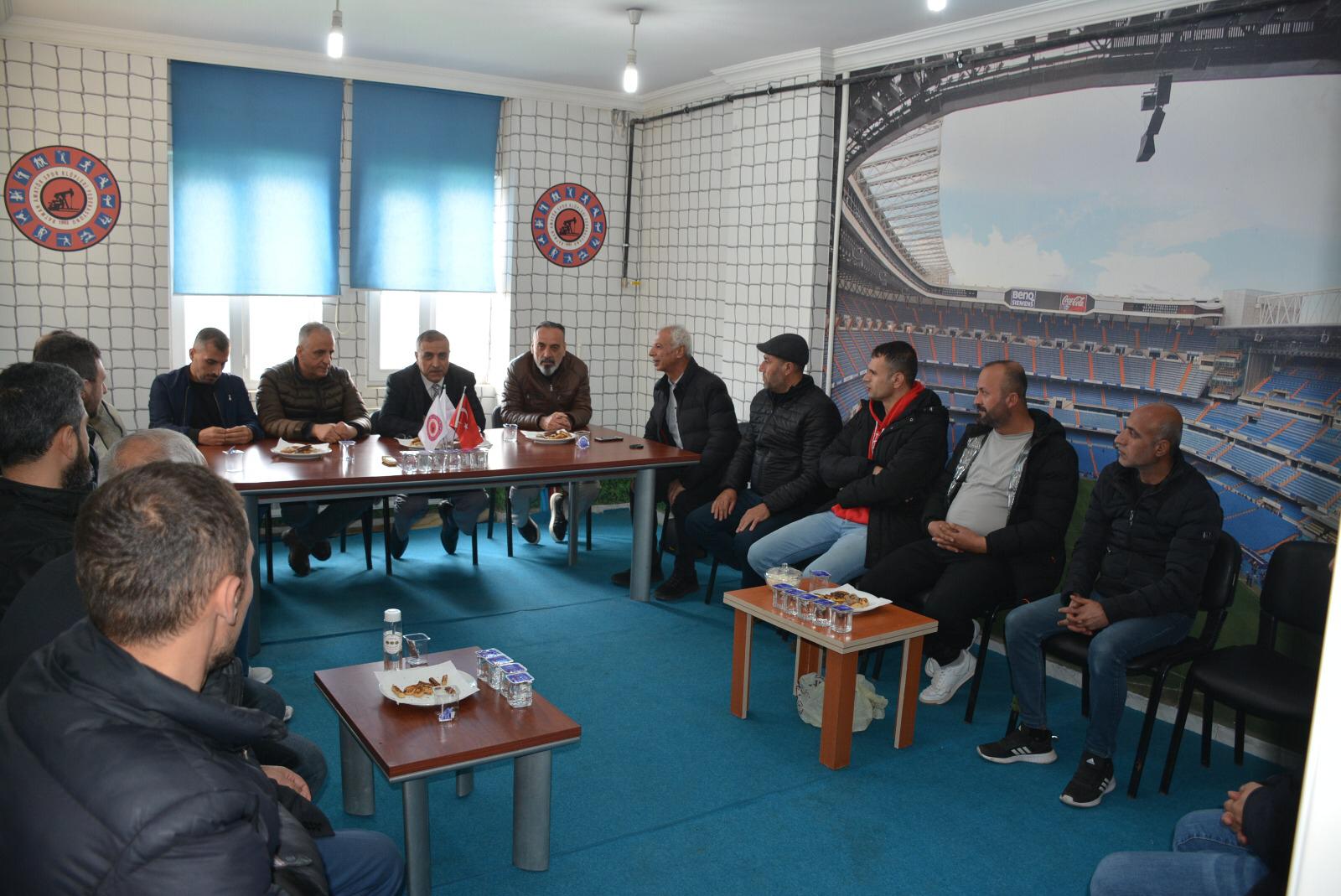 Amatör spor kulüp başkanlarını dinledi