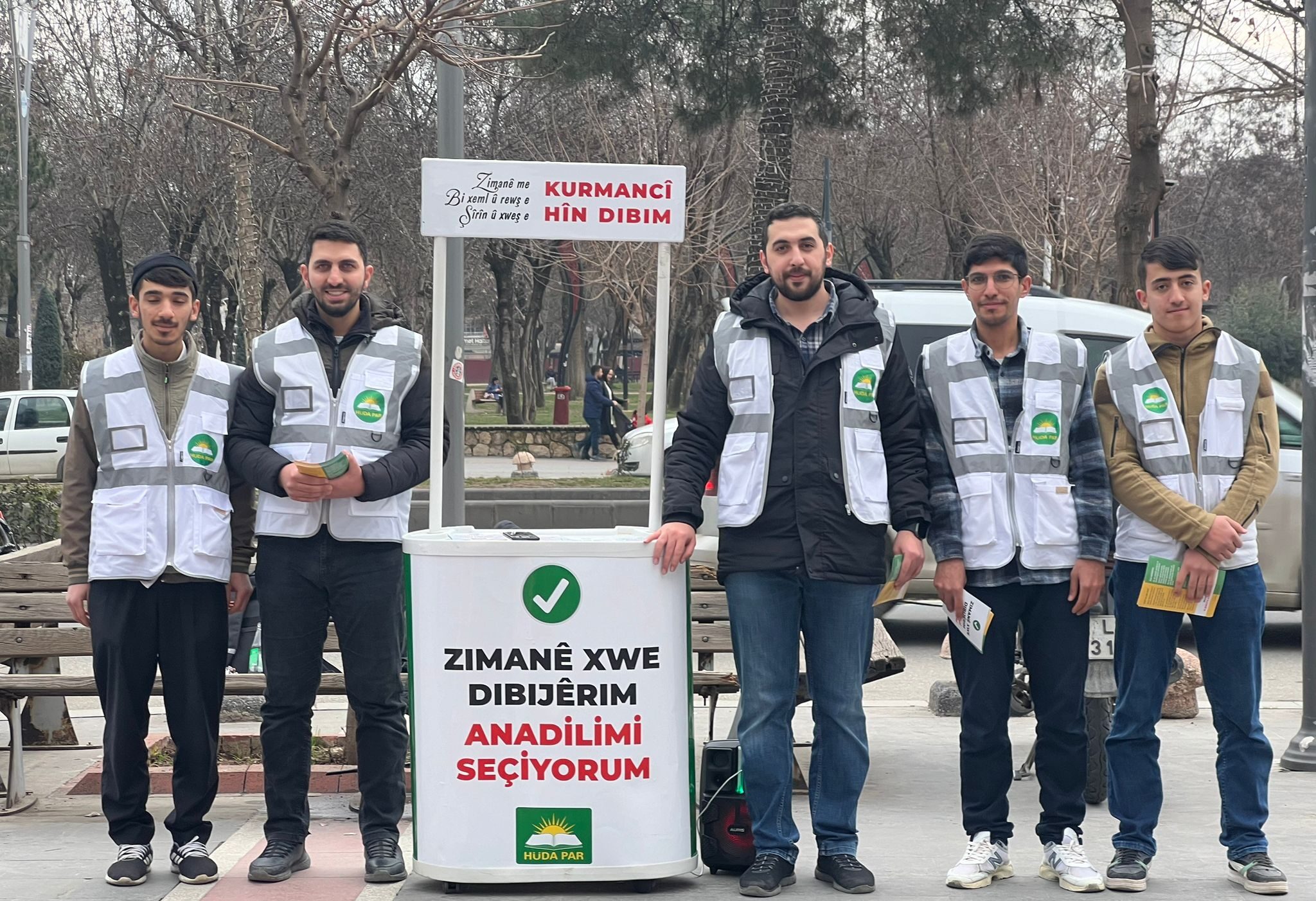 ‘Anadilimi seçiyorum’ standı