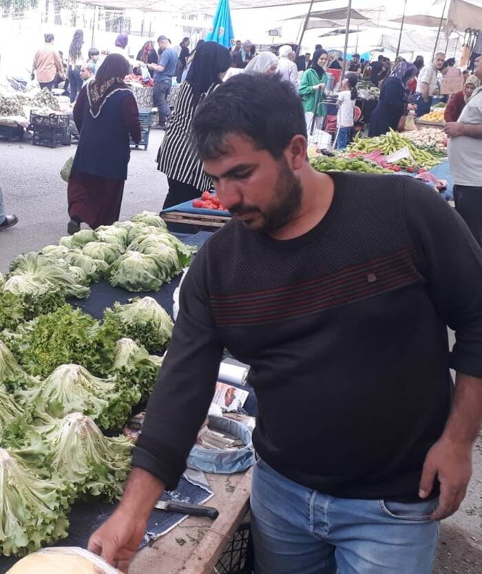 Atanamayınca seyyar satıcı oldu