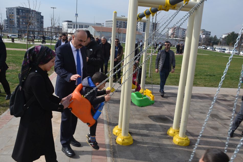 Batman parklara doyuyor