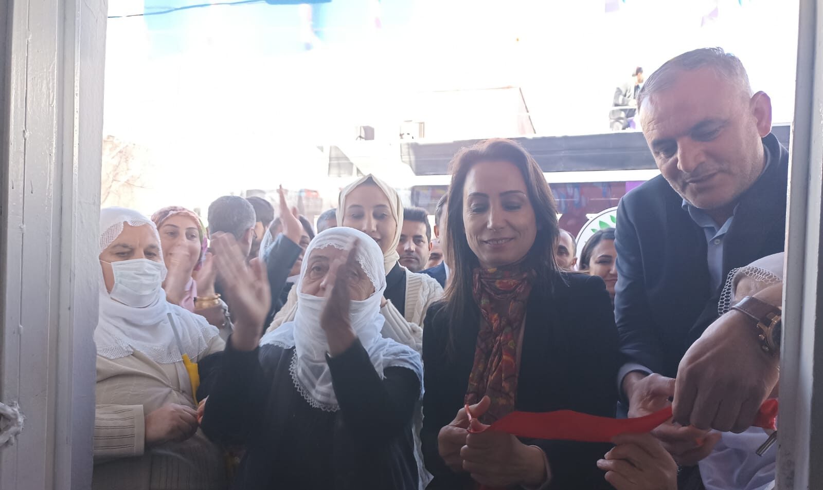 DEM Parti, Balpınar’da lokal açtı