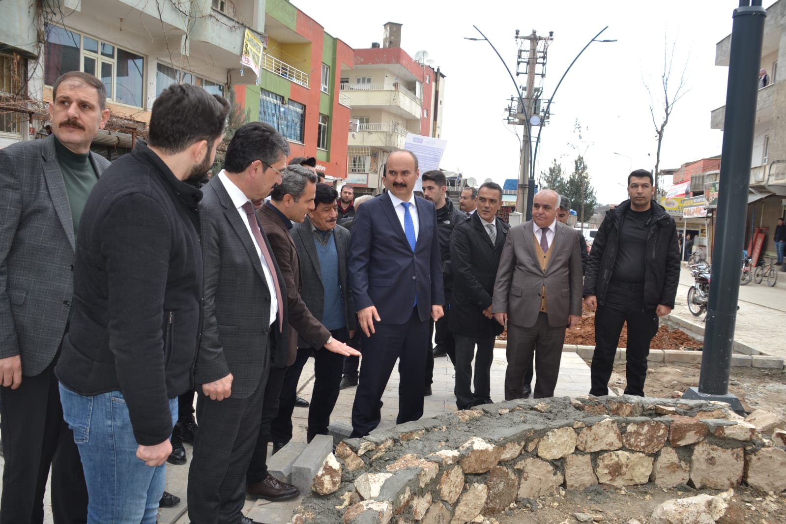 Dükkan ve evler tek tip boyanıyor