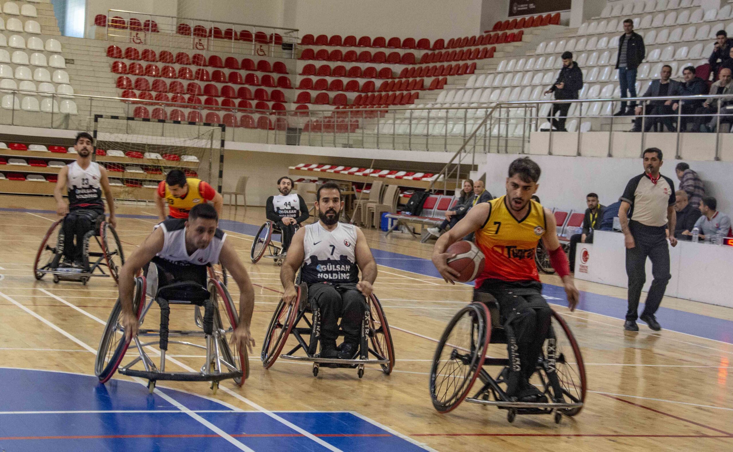 Gaziantep’i rahat geçtiler: 71-54