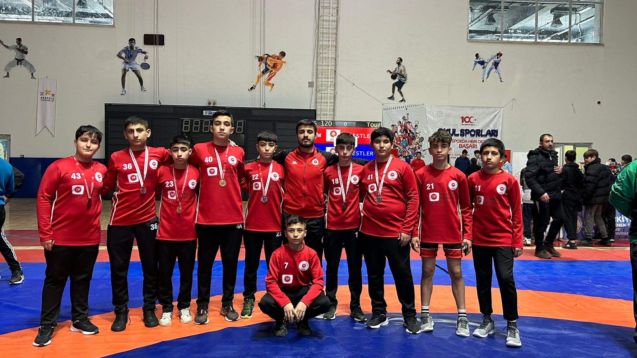 Güreşçilerden büyük başarı