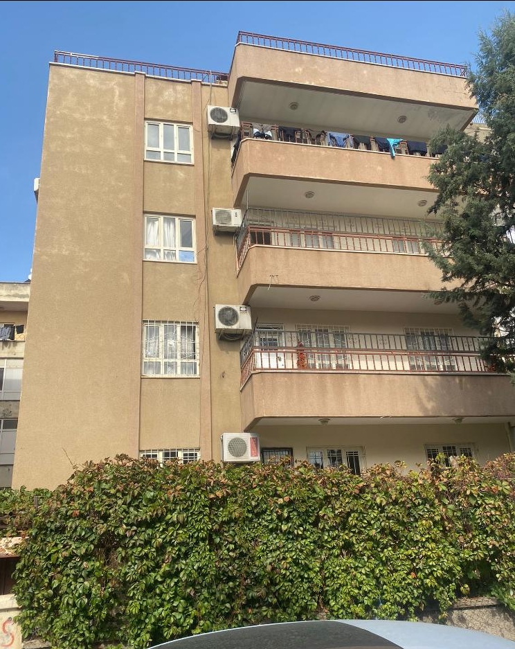 Hasarlı bina ‘sistem’e takıldı!